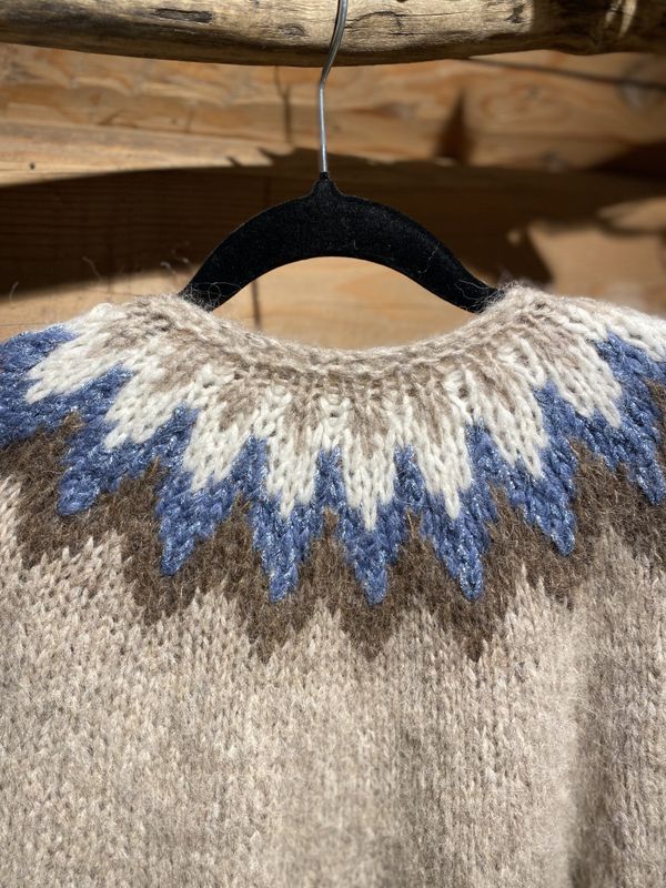 Ást Design Chunky cardigan beige/ jeansblå str.M